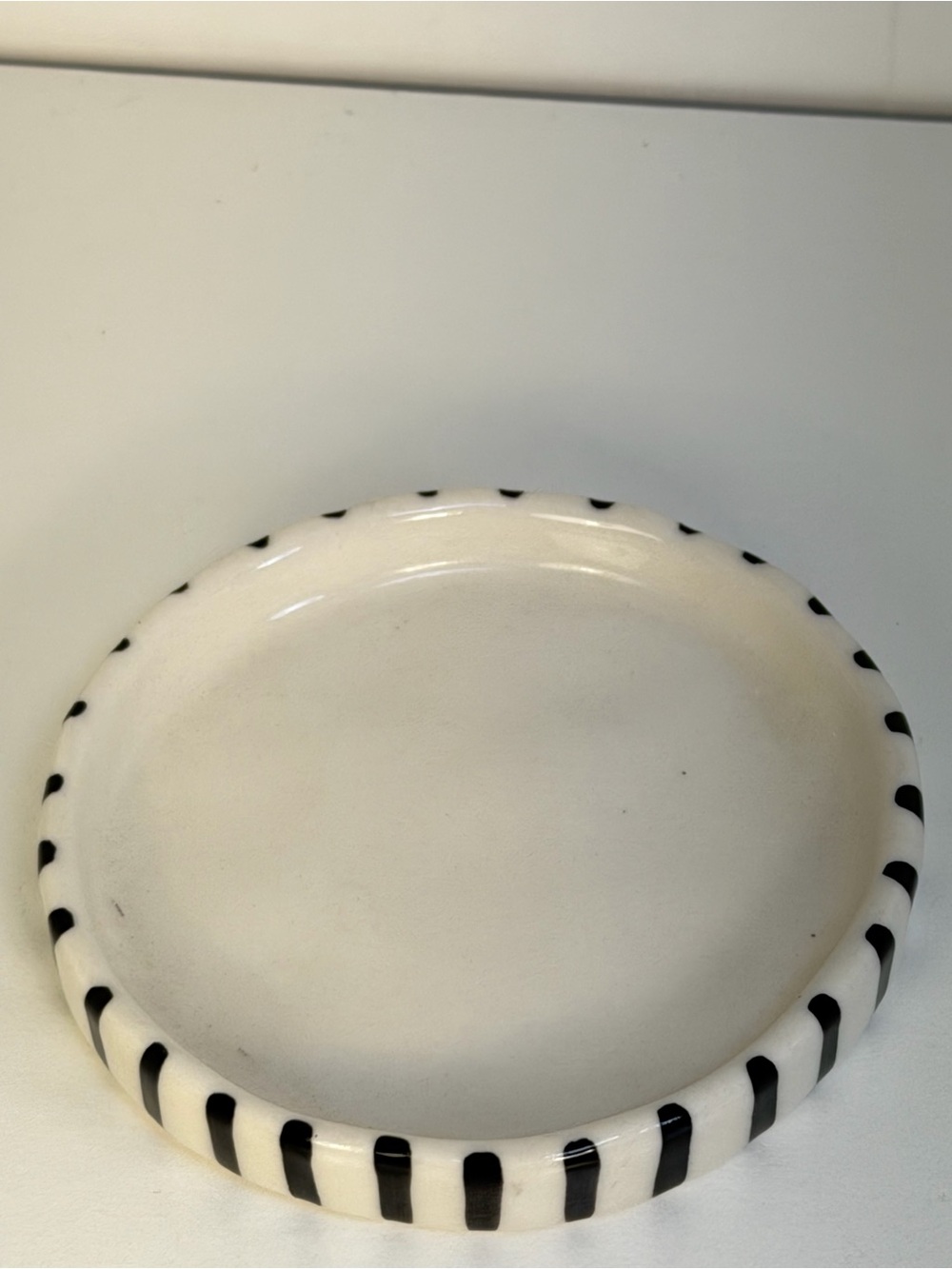Kinska/Anthropologie White Ceramic Face Planter with Black Stripes and Red Lips - Picture 7 of 8